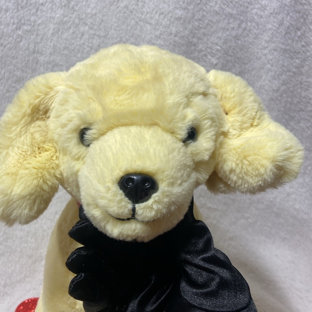 FAO Schwarz 12" Sparklers Toy Plush Labrador with Removable Red Heart Boppers - Picture 9 of 13